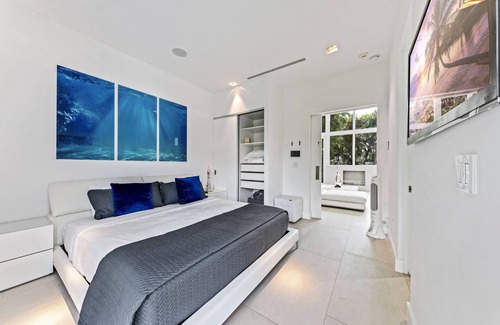 Lauderdale Beach Casa | Modern and luxuous Beach Mansion, heated salt water pool and spa.