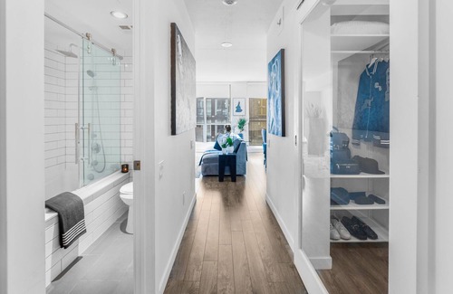 St. Lawrence Apartamento | Modern and Luxurious Condo in the Downtown Core