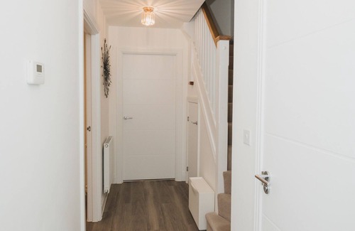 Bracknell Casa | Modern and Outstanding Bracknell House