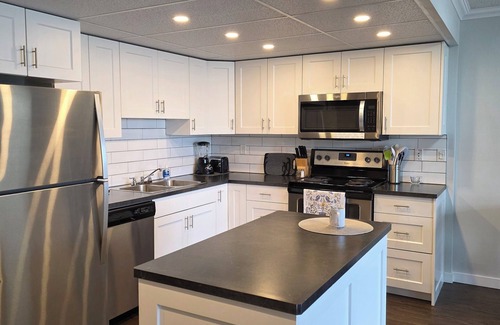 Red Deer Condominio | Modern and Sleek Two Bedroom Condo in Central Location at 307 Checkmate Hill