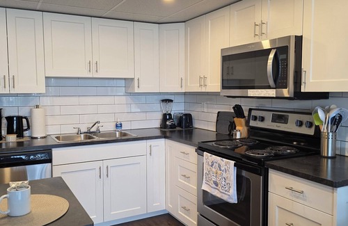 Red Deer Condominio | Modern and Sleek Two Bedroom Condo in Central Location at 307 Checkmate Hill
