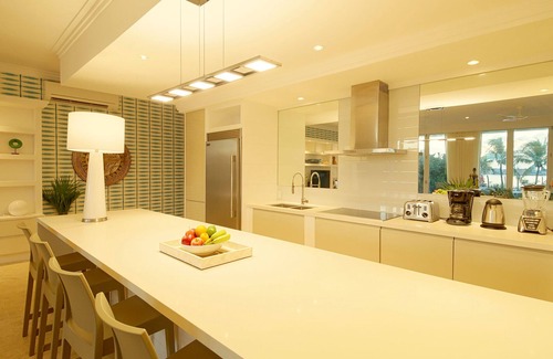 Governor's Harbour Casa | Modern and spacious villa with private pool with ocean sunset view