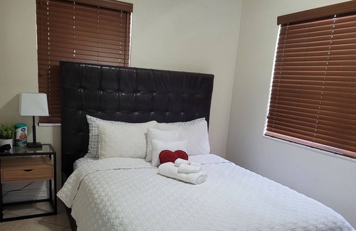 Coral Shores Apartamento | Apartamento moderno y espacioso con excelente ubicación