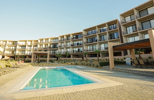 Libertad Apartamento | Modern and spacious condo with 3 balconies