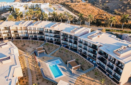 Libertad Apartamento | Modern and spacious condo with 3 balconies