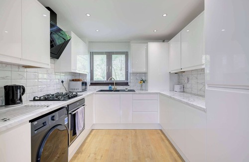 Newborough Casa | Modern and Spacious 3 Bedroom Home in Peterborough