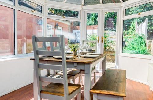 Ipswich Casa | Modern and Spacious 4 Bedroom Home in Ipswich