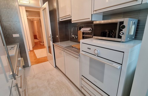 Novo Sarajevo Apartamento | Modern and Spacious Downtown Apartment Sarajevo