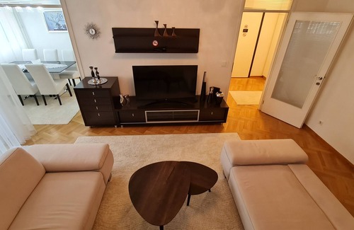 Novo Sarajevo Apartamento | Modern and Spacious Downtown Apartment Sarajevo