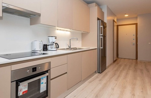 Maslak Apartamento | Modern and Spacious Flat with City View in Sariyer