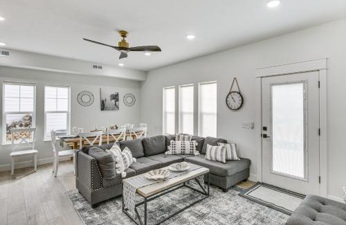 Garden City Casa | Modern and Spacious Garden City Home with Pool Access!