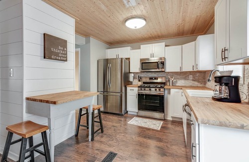 Town Center Casa | Modern and Stunning townhouse close to KSU