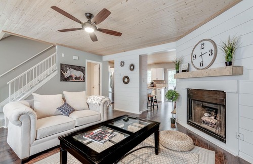 Town Center Casa | Modern and Stunning townhouse close to KSU