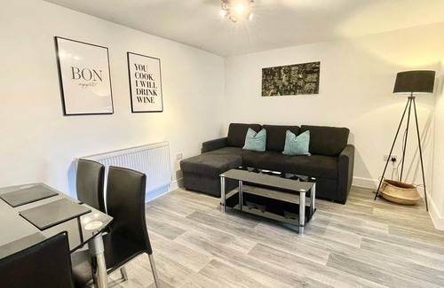 Warmley Apartamento | Modern and Stylish 2 Bedroom Apartment FREE PARKING