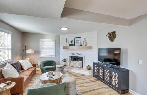 Olathe Casa | Modern and Stylish Olathe Home in Prime Location