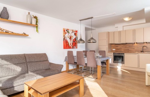 Viehhofen Apartamento | Modern apartment with enclosed garden
