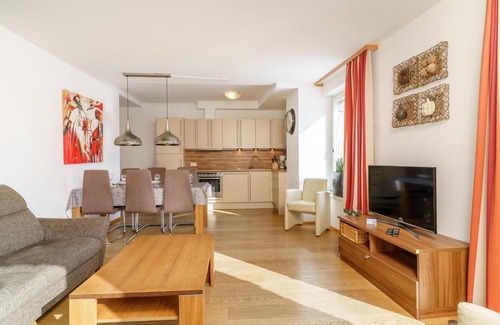 Viehhofen Apartamento | Modern apartment with enclosed garden