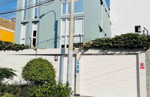 San Miguel Apartamento | Apartamento moderno a solo 25 minutos del aeropuerto.