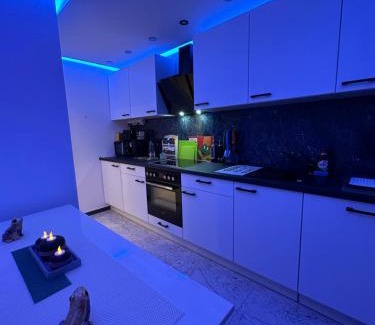 Neuburg Apartamento | Modern Apartments Neuburg T - TOP - 2 Zimmer, Badewanne, Balkon, Parkplatz, Küche, Wi-Fi, TV