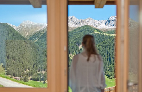 Huiben Apartamento | Apartamento moderno con zona de bienestar en medio de la naturaleza