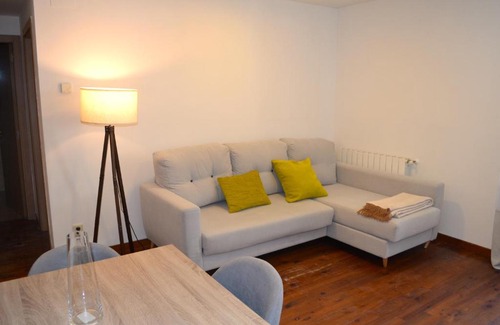 Esterri D'Aneu Apartamento | Modern apartament de muntanya amb llar de foc by RURAL D'ÀNEU