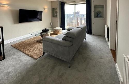 St. Helier Apartamento | Modern Apartment Great Location