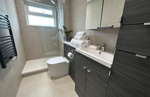 St. Helier Apartamento | Modern Apartment Great Location