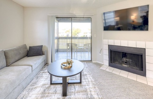 Greater Northdale Apartamento | Modern Apartment in Prime Location (ID6123X10)