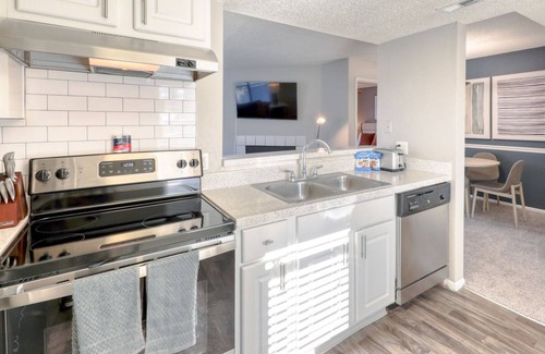 Greater Northdale Apartamento | Modern Apartment in Prime Location (ID6123X10)