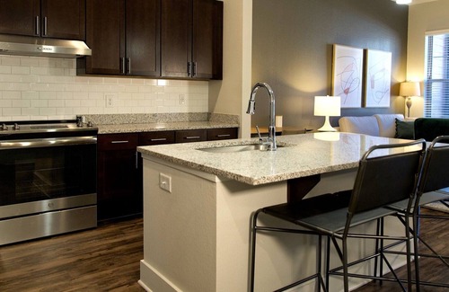 Briargate Apartamento | Modern Apartment in Prime Location (ID3545X91)