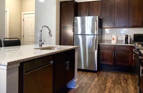 Briargate Apartamento | Modern Apartment in Prime Location (ID3545X91)
