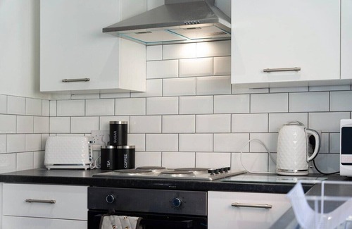 Blyth Casa | Modern Apartment, Near Blyth Coast, Sleeps 5