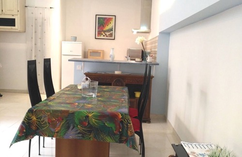 Madliena Apartamento | Apartamento en villa con vista al mar wifi gratuito.