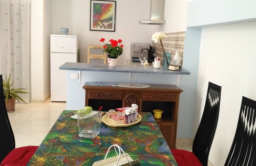 Madliena Apartamento | Apartamento en villa con vista al mar wifi gratuito.