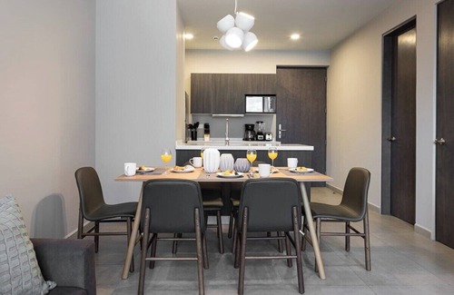 Monterrey Apartamento | Modern Apartment with Pool and Mountain views