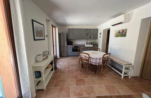 Cotignac Condominio | Modern apartment 10min to walk to the city center WITH swimming pool