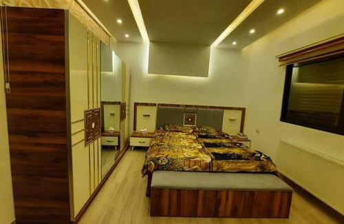 Amman Apartamento | Modern Apartment, 3-Bedroom, Guest Room, 3-Bathrooms, with AC in the Heart of Amman