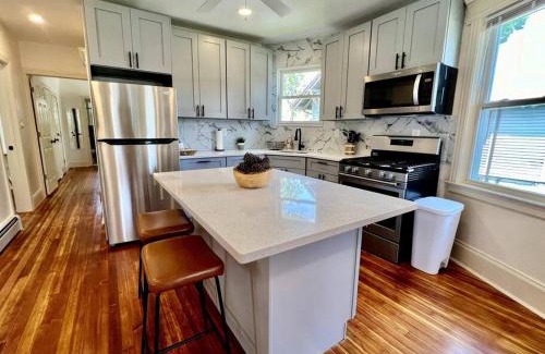 Port Richmond Apartamento | Modern Apartment - 3 Bedrooms, 2 Bathrooms