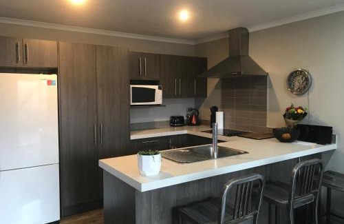 Hamilton North Apartamento | Modern Apartment by Rugby Stadium
