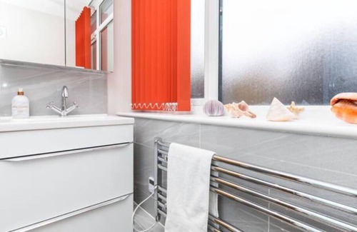Horsham Apartamento | Modern apartment close to town centre and train station!