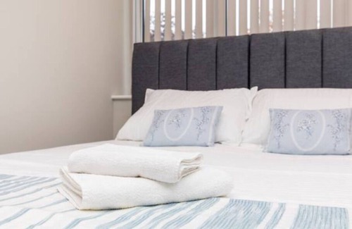 Horsham Apartamento | Modern apartment close to town centre and train station!