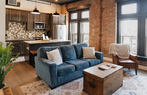 Troy Apartamento | Modern Apartment Downtown~Troy