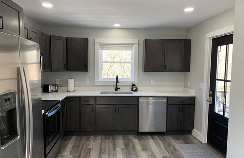 Burdett Apartamento | Creekview Waterfall-Apartamento-Baño Privado
