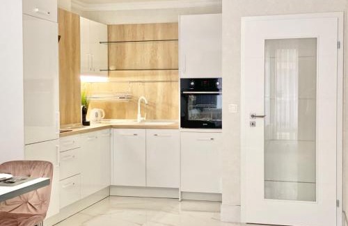Pomorie Apartamento | Modern Apartment for 4 Guests Sea View & Free Parking