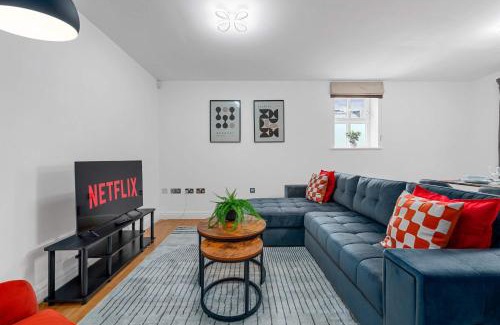 Trafford Apartamento | Modern Apartment, Free Parking by City SuperHost