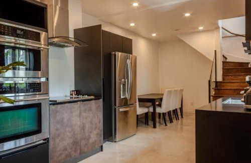 Terrebonne Apartamento | Modern Apartment - Home Theater and Premium Kitchen