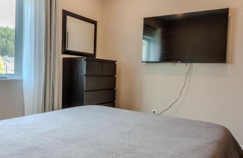 Terrebonne Apartamento | Modern Apartment - Home Theater and Premium Kitchen