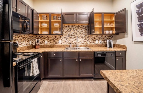 Powdersville Apartamento | Modern Apartment in Prime Location (ID7896X37)