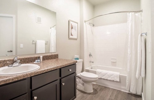 Powdersville Apartamento | Modern Apartment in Prime Location (ID8624X16)