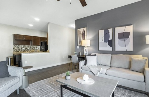 Powdersville Apartamento | Modern Apartment in Prime Location (ID9219X15)